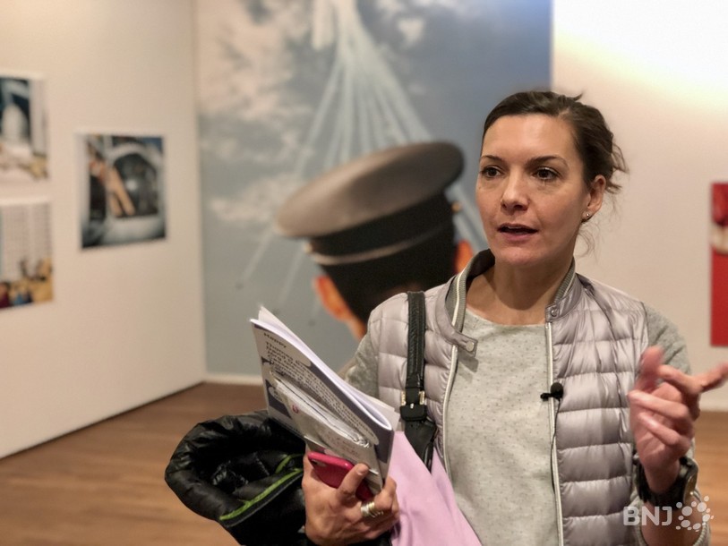 Sarah Girard, directrice des Journées photographiques de Bienne, lors d'une visite réservée à la presse ce jeudi 3 mai 2018.