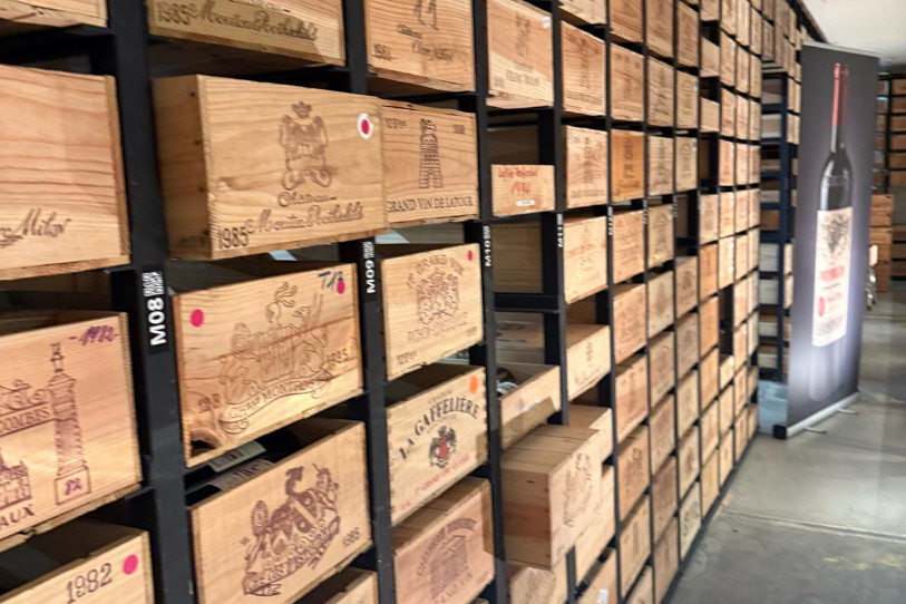 De grands crus ont été volés dans la nuit de jeudi à vendredi dans les stocks de Vinum, à Bienne. (Photo : Vinum SA).