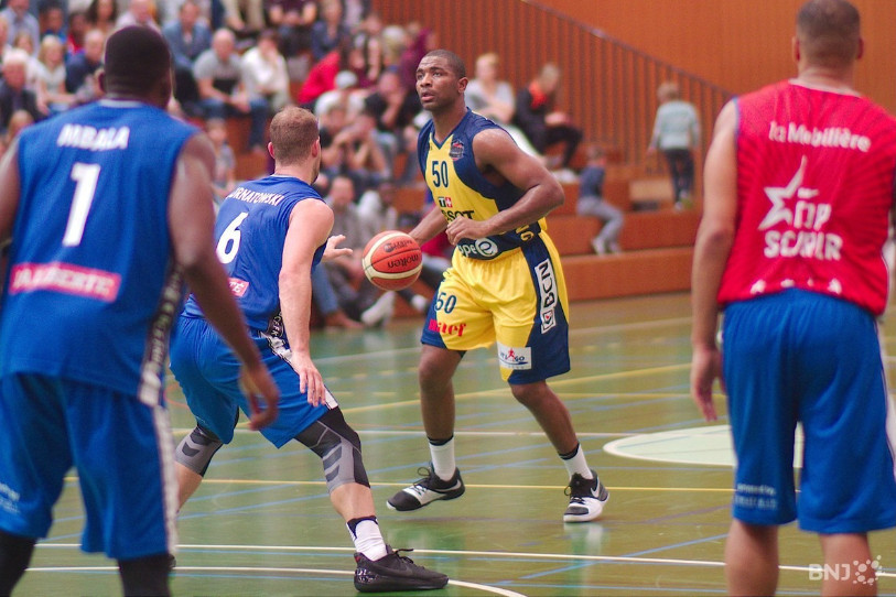 Andre Williamson et les Neuchâtelois se sont heurtés à une défense fribourgeois impressionnante.