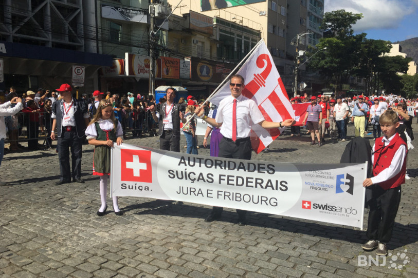 David Eray, président du Gouvernement jurassien, a défilé dans les rues de Nova Friburgo mercredi.