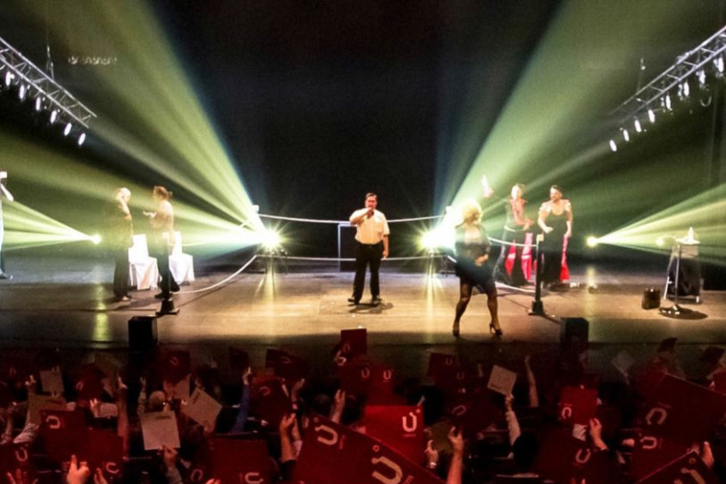 Le Catch impro se joue sur un ring et opposent deux équipes encadrées par un arbitre et un animateur. (Photo: ldd)