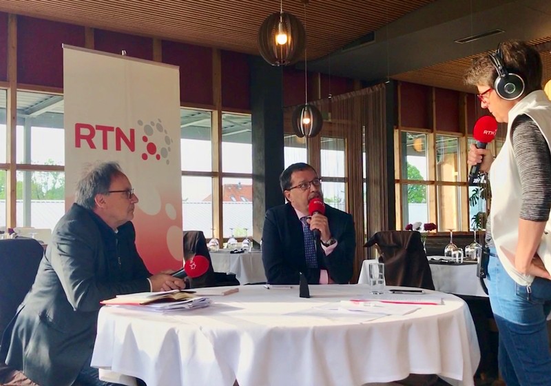 Claire Wiget et ses invités en plein débat.