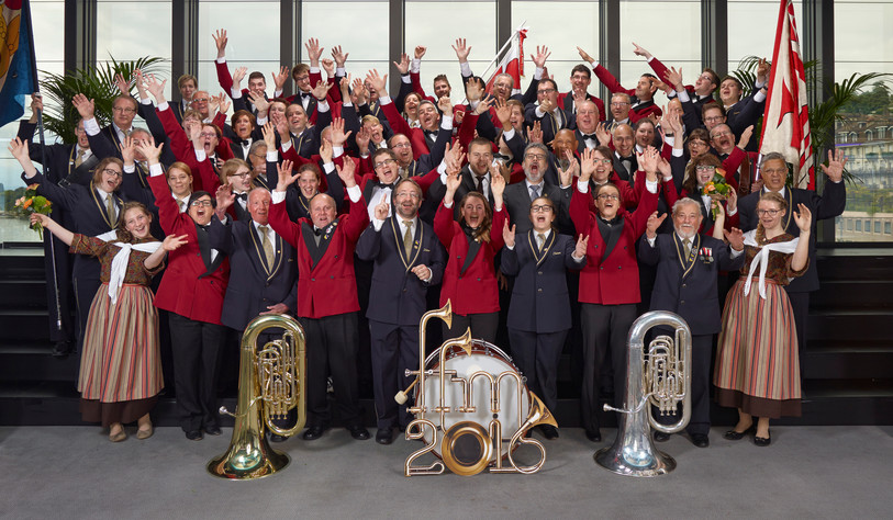 Les fanfares l'Ancienne et du Grütli réunies en 2016 à l'occasion de la Fête fédérale de musique à Montreux. Photo: Julie Masson.