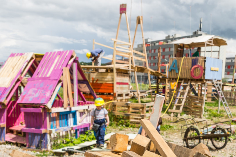 Un atelier de construction pour les jeunes. (Image: Pro Juventute)