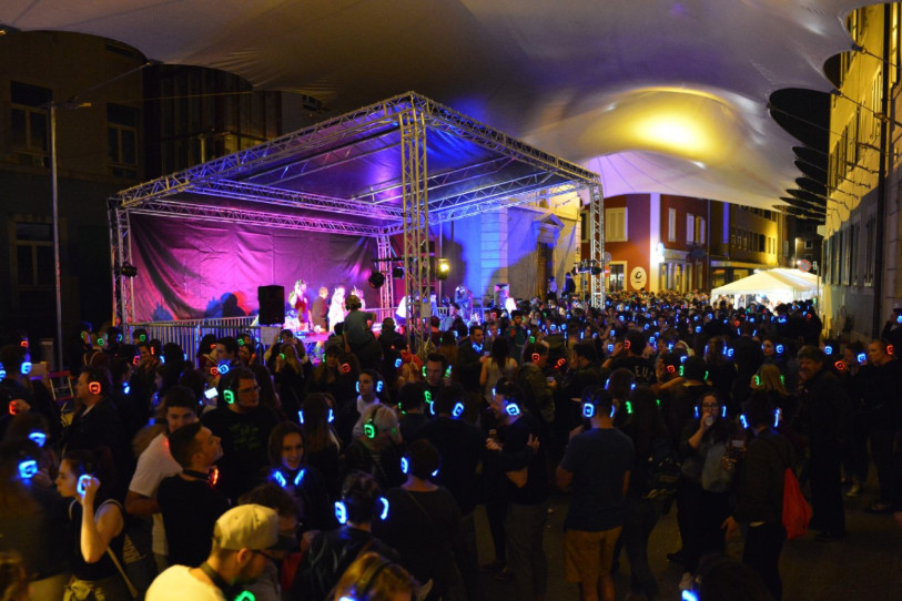 La silent party a attiré samedi plusieurs milliers de personnes, selon les organisateurs. (Photo: Aline Henchoz).