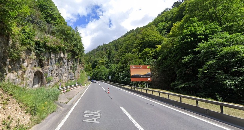 La voie montante des gorges du Seyon  fera l'objet d'un contrôle de vitesse par tronçon. (Photo : Google Maps)