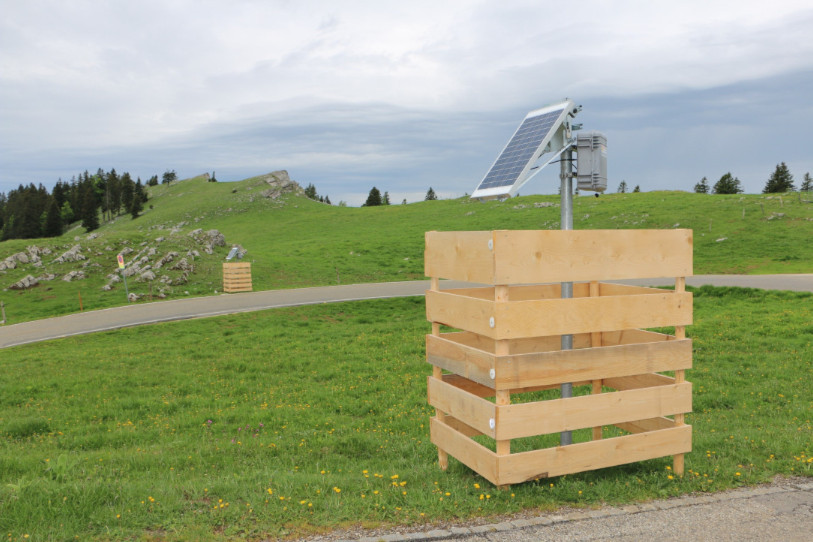 Les compteurs sont équipés de panneaux photovoltaïques (photo: Parc Chasseral)