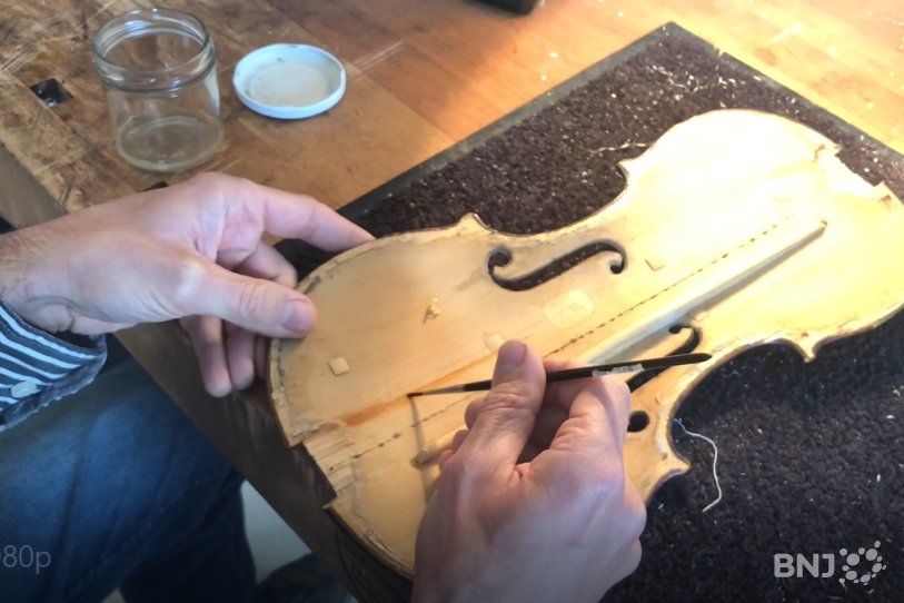 Les prémices d'un violon.
