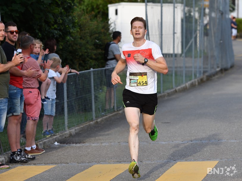 Maxim Vallat s'est montré le plus fort mercredi soir à Rossemaison (photo : Georges Henz)