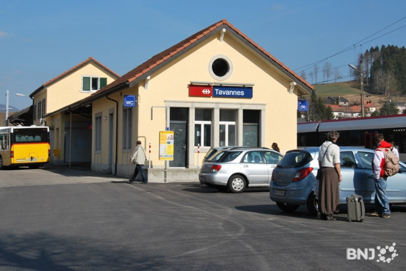 La discussion doit notamment porter sur le réaménagement de la place de la gare de Tavannes. (Photo: archives)