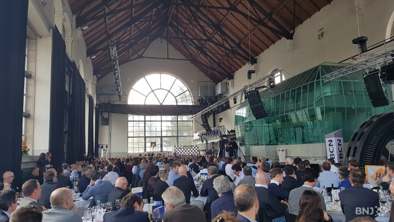 L'ancienne usine électrique accueille notamment le repas de gala du mouvement junior du HC La Chaux-de-Fonds.