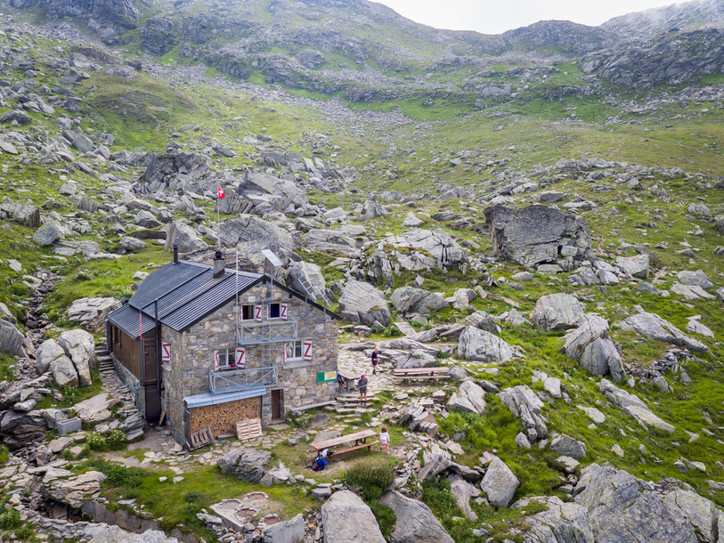 La cabane de la section de Delémont du Club Alpin Suisse logée au coeur du parc naturel du Binntal dans le canton du Valais. (Photo: Nicolas Hug)