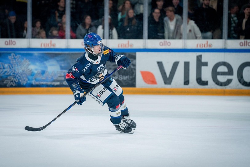 Loan Burkhalter a inscrit son premier but aux Mélèzes cette saison. (Photo: HC La Chaux-de-Fonds)