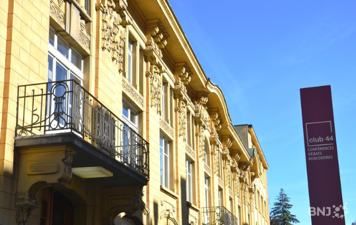 La façade du Club 44 date de 1912.