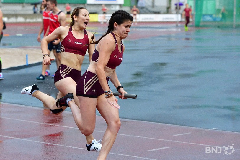 Léane Parrat et Lolita Ortega sont montées sur le podium national avec leurs coéquipières de la FSG Bassecourt (photo : archives).
