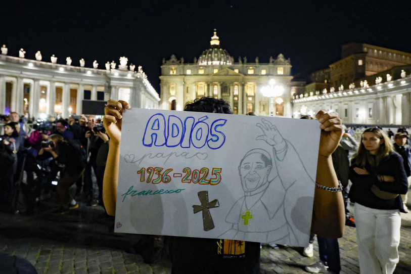 La mort du pape François a provoqué une vague d’émotion très forte à travers le monde. (Photo : EPA/FABIO FRUSTACI)
