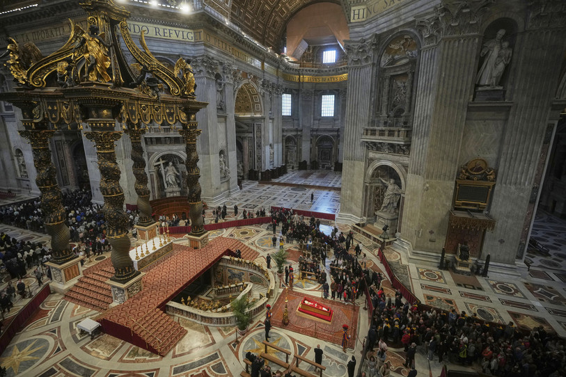 Les obsèques du pape François se déroulent ce samedi au Vatican. (Photo : AP Photo / Alessandra Tarantino) 