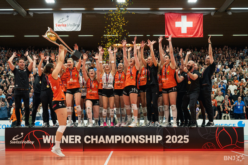 Le NUC sacré sur la scène suisse. Un scénario qui se répète d'année en année et qui offre une vitrine nationale importante au volleyball et au club neuchâtelois. Celui-ci s'engage contre l'initiative SSR.
