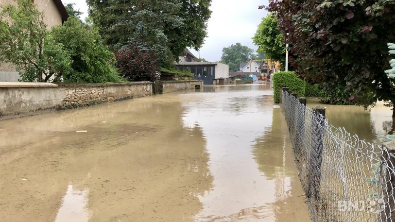Le village de Courroux s'est réveillé les pieds dans l'eau après de fortes chutes de pluie tombées dans la nuit de mardi à mercredi