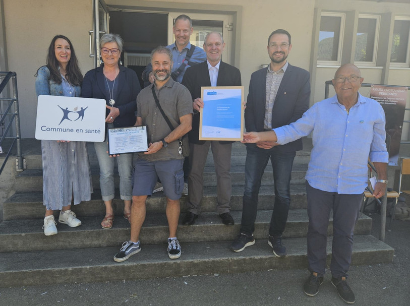 La cérémonie s'est déroulée jeudi en présence des autorités communales et du ministre Martial Courtet. (Photo : Alexis Schouller).