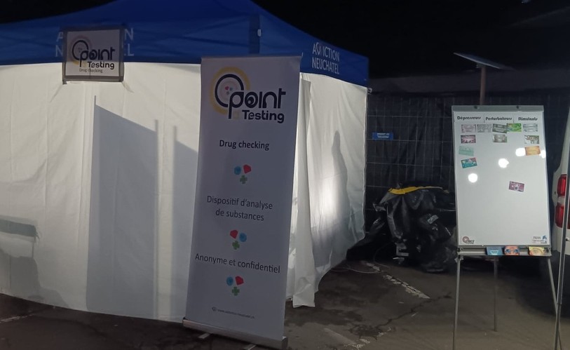 Le projet pilote de « Drug checking » a été lancé le week-end passé, à l'occasion de l'Alps View Festival (Photo : Addiction Neuchâtel).