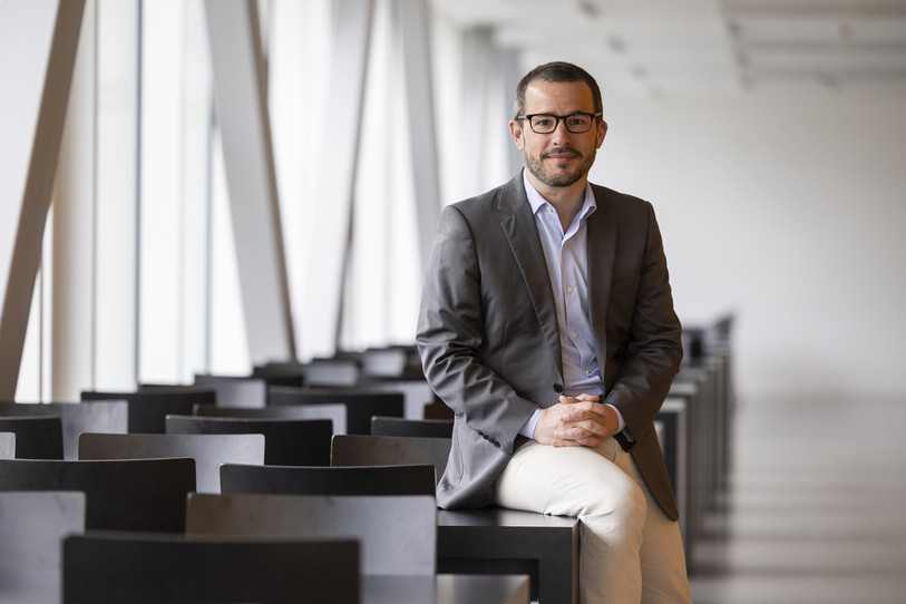 Tristan Maillard a invité la presse lundi pour ses 100 jours passés à la tête de la Haute École Arc (Photo: KEYSTONE/Cyril Zingaro).