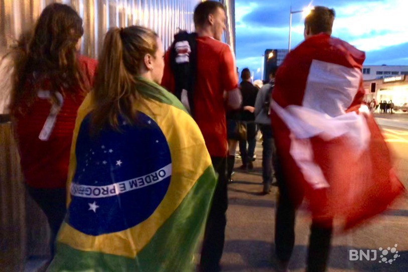 Des supporters des deux nations ont suivi le match à La Maladière à Neuchâtel.