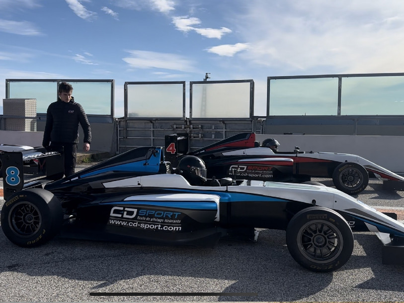 Dans sa monoplace numéro 8, Matt Corbi a pu exécuter ses premiers kilomètres en F4 en début d'année dans le Sud de la France. (Photo : David Corbi).