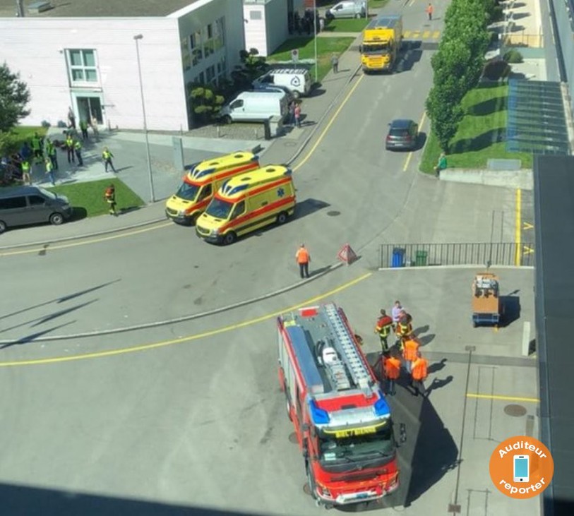 Certaines personnes évacuées ont dû être transportées à l'hôpital, selon Rolex (photo : auditeur reporter)