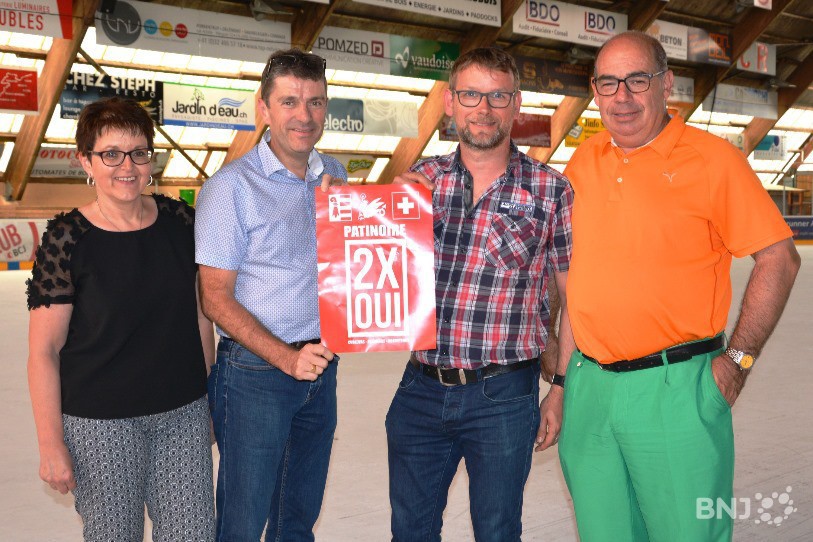 De gauche à droite : Evelyne Juillerat (responsable technique du Club des Patineurs d'Ajoie), Michel Collin (président du CPA), Olivier Dubail (président du Curling Club Ajoie) et Claude Laville (vice-président du CCA)