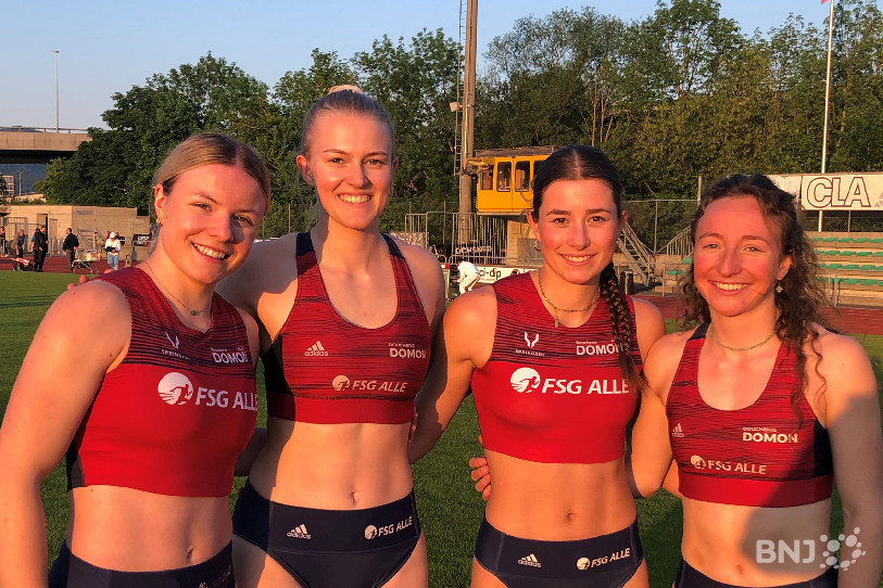 Le quatuor composé d'Alicia Masini, Sambre Hoffmann, Eva Kottelat et Charlotte Heusler (de gauche à droite) a remporté le 4x100 mètres des dames samedi soir.