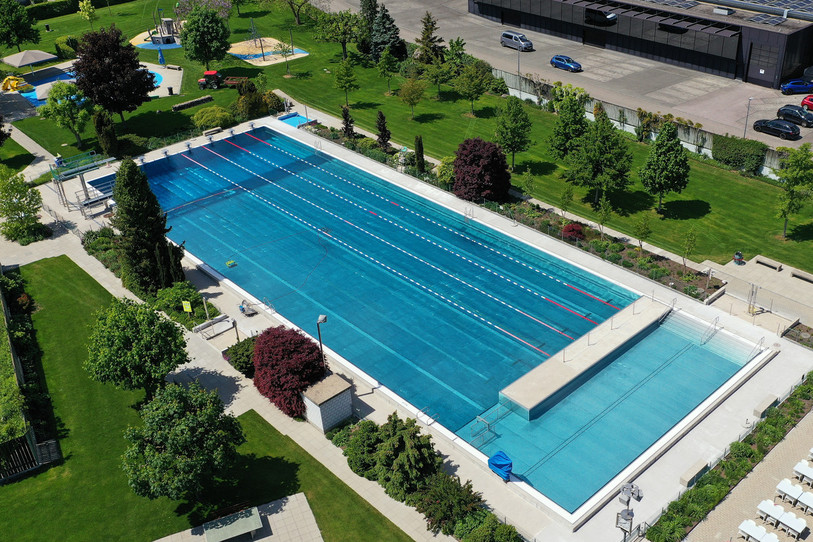 L'accès à la piscine extérieure de la Blancherie est limité en cas de forte affluence. (Photo : Georges Henz.)
