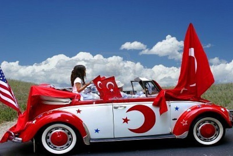 Une voiture de supporter