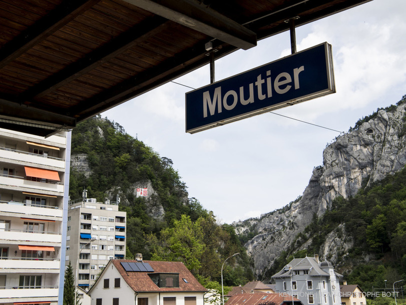 La venue de Moutier dans le canton du Jura a un coût qui ne doit pas entrer dans le calcul du frein à l'endettement (Photo d’illustration : Keystone/JEAN-CHRISTOPHE BOTT.)