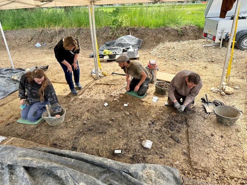 Des vestiges remontant à l'âge du Bronze final ont été mis au jour lors des fouilles en cours sur le chantier de la future déchetterie à Delémont.