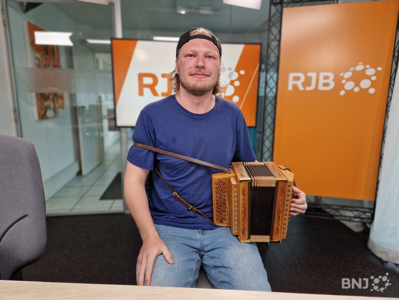 Le jeune musicien bouscule les traditions et clôt sa tournée à la Werdtberg ce vendredi.