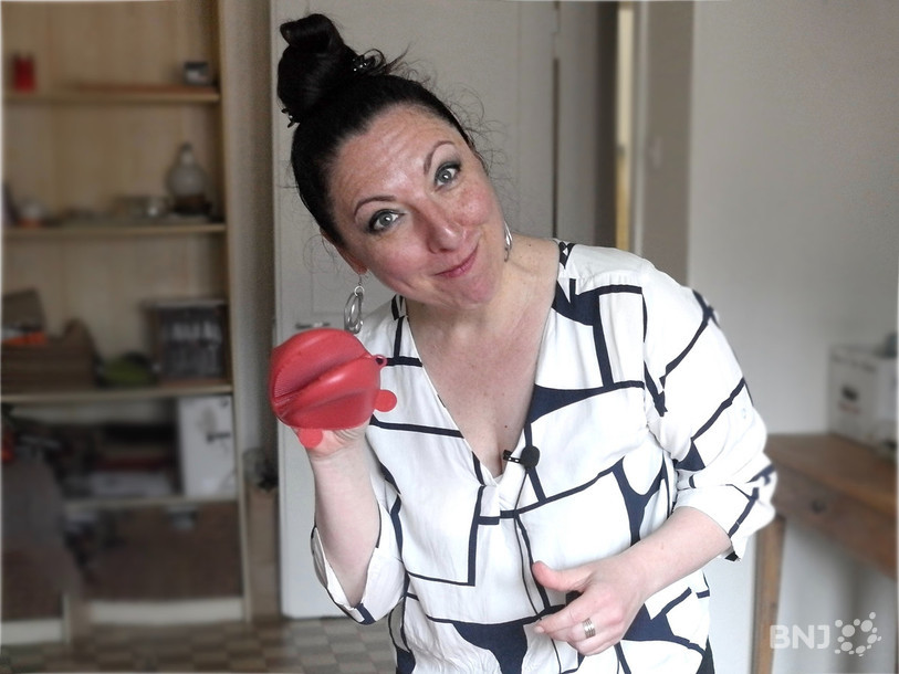Bénédicte Tauran et un gant de cuisine en « Babibouchette ».