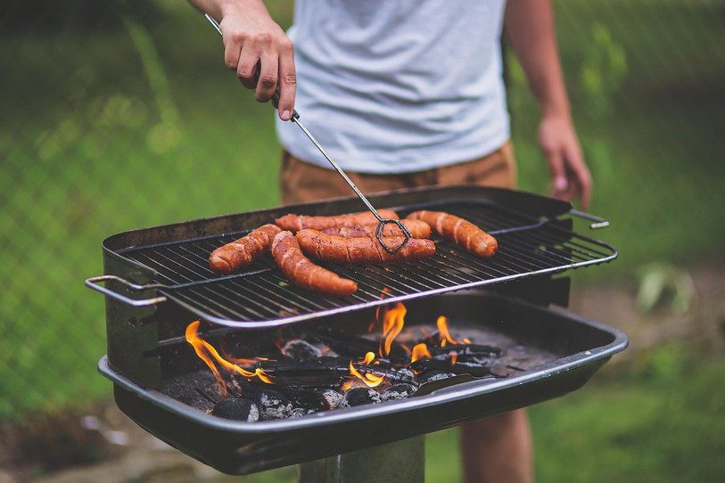 Le Bureau de prévention des accidents rappelle quelques règles à respecter durant les barbecue. (Photo : libre de droits)