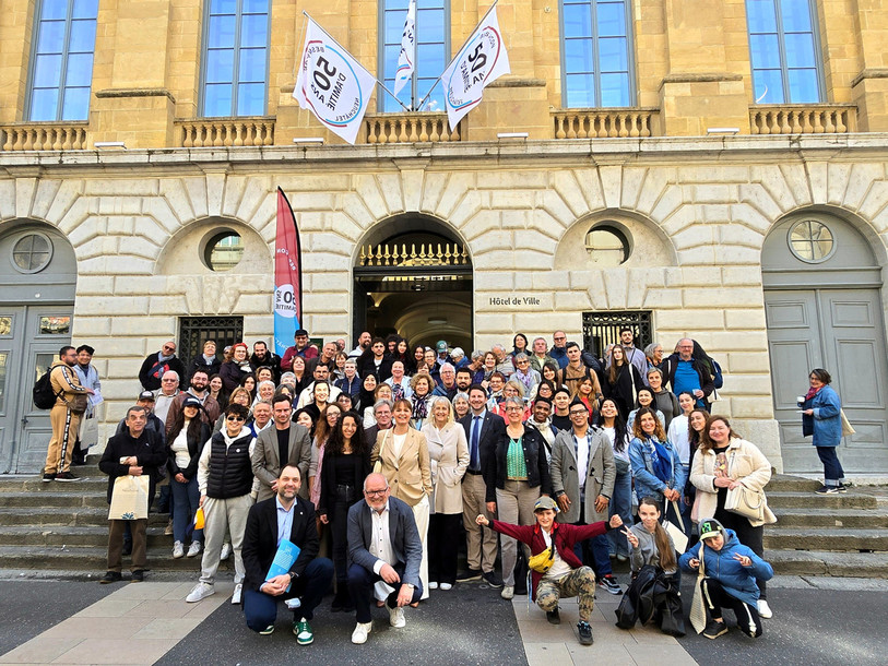 100 Bisontins sont venus visiter Neuchâtel samedi.