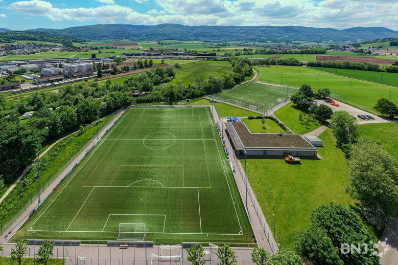 Le centre de football des Prés-Roses qui accueille notamment la formation des jeunes footballeurs delémontains. (Photo : Georges Henz)
