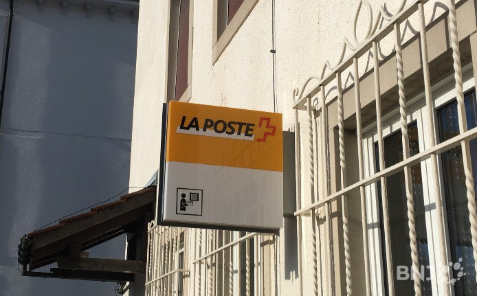 La Poste région Arc jurassien est accusée de pousser ses employés vers la sortie (photo d'archives).
