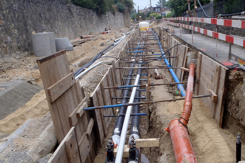 Les infrastructures souterraines doivent être reconstruites, notamment le réseau électrique, les canalisations ainsi que le raccordement au chauffage à distance. (Photo : commune de Laténa)