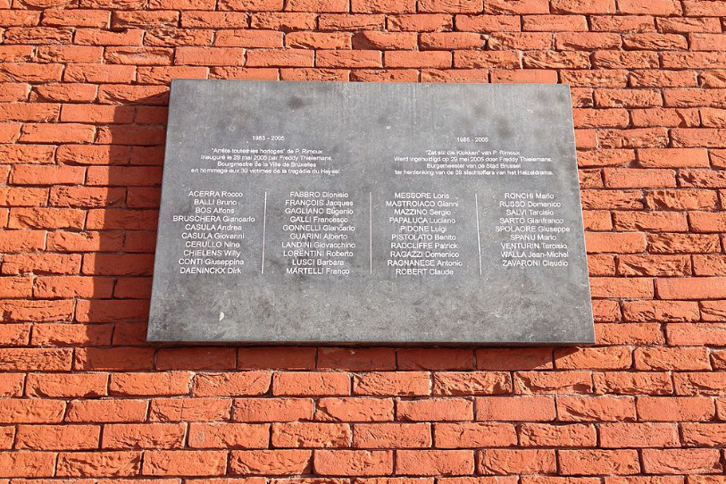 La plaque commémorative qui est apposée au stade Roi Baudoin, anciennement stade du Heysel, avec les 39 noms des personnes qui sont mortes le 29 mai 1985 (photo : LDD).
