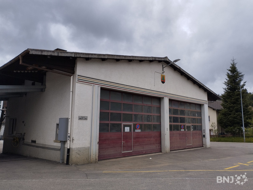 Le site abrite notamment un véhicule communal et un camion du SIS Franches-Montagnes Ouest.