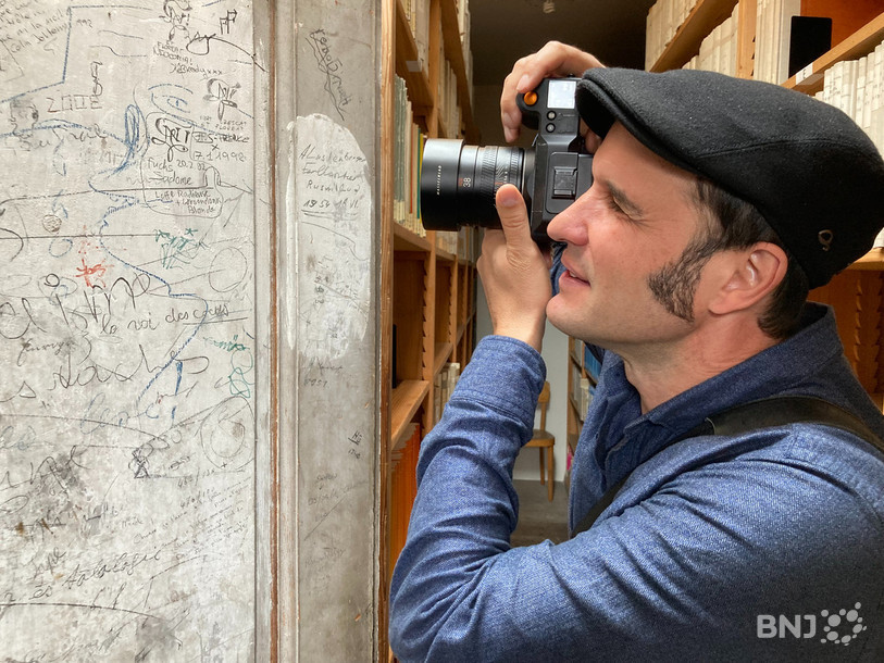 Le photographe neuchâtelois Guillaume Perret a pour mission de garder une trace des spécificités du Collège latin à Neuchâtel.