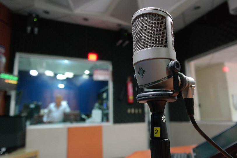 La radio reste un média apprécié des Suisses.