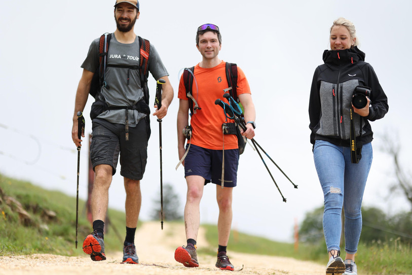 Le JURAairTOUR est avant tout une compétition de parapente, mais les participants devront aussi marcher quelques kilomètres. (Photo : JURAairTOUR)