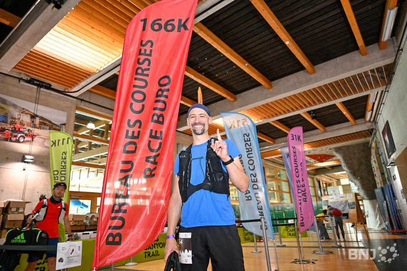 Le journaliste de RTN Vincent Costet avant son départ au Swiss Canyon Trail. (photo : Bertrand Pfaff)