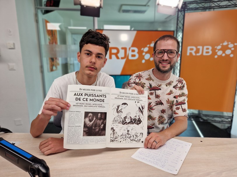 Les élèves de l’école secondaire de Tavannes ont réalisé un journal papier de A à Z. Objectif : sensibiliser et récolter des fonds pour le déminage en Ukraine.