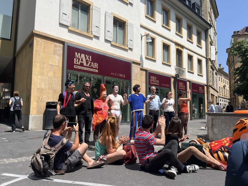 Le premier spectacle de l’après-midi, intitulé « SPLATSCH », était présenté par la compagnie « Les Lents ».